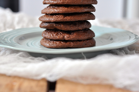 lark-linen_flourless-chocolate-cookies_3