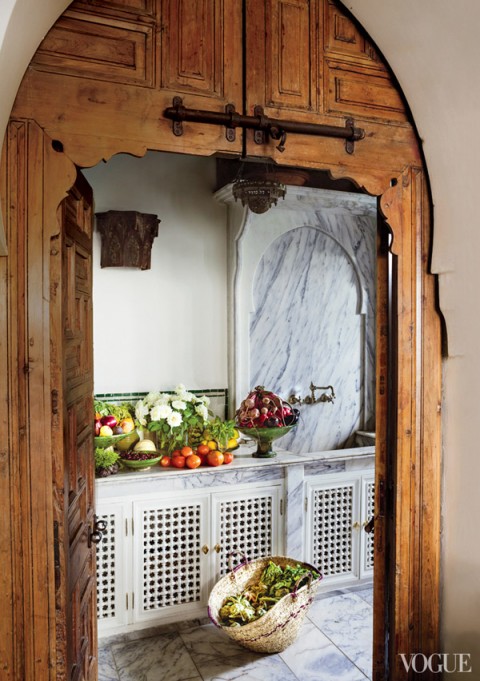 Bruno-Frisoni-Vogue-Moroccan-home-kitchen-fretted-wood-doors