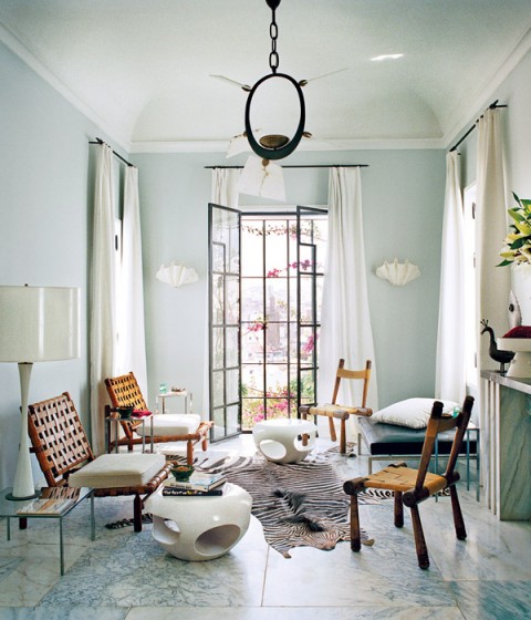 Bruno-Frisoni-Vogue-Moroccan-home-living-room-marble-zebra-rug-Van-der-Staeten-tables