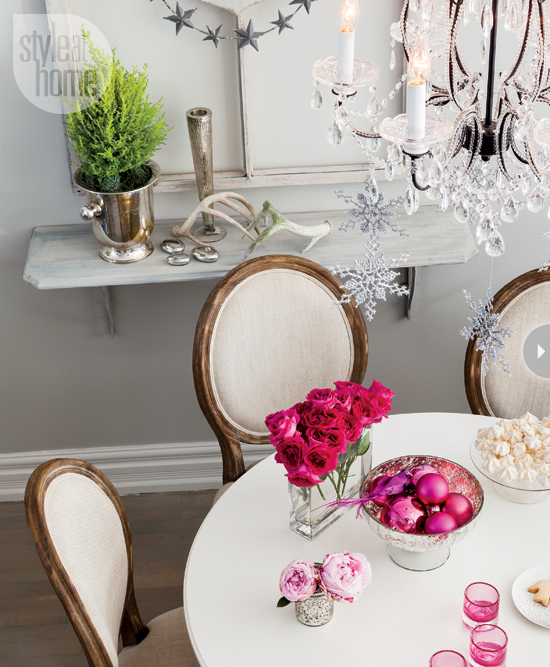 interior-elegant-pink-table