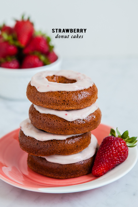 Strawberry-Donut-cakes