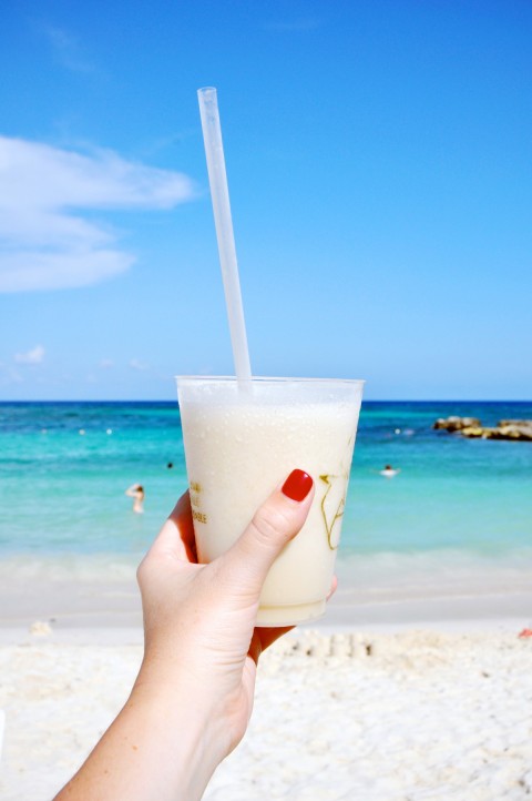 drinks-on-the-beach