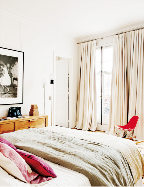 paris apartment_bedroom