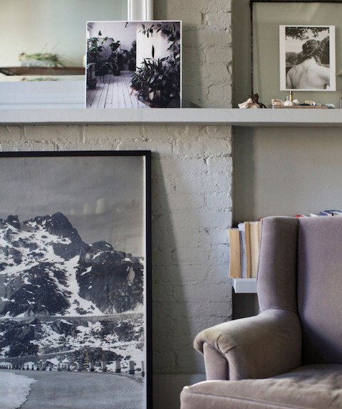 Brooklyn apartment: neutral living room