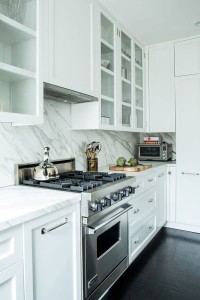 New York apartment: Marble kitchen