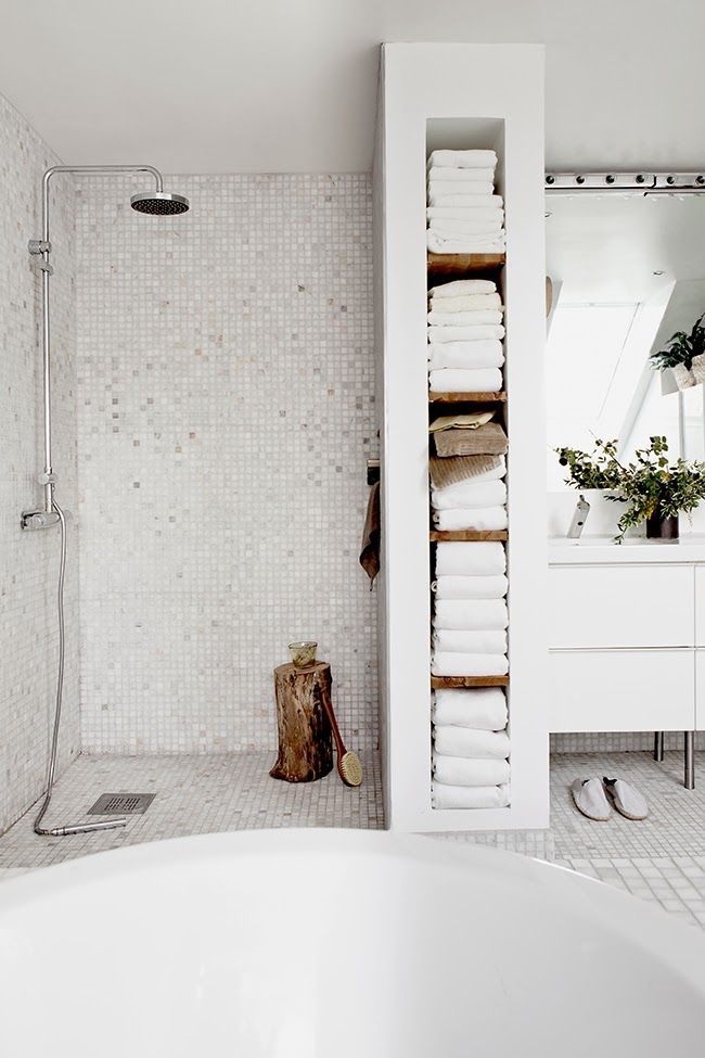 Bathtub With Built In Shelf Design Ideas