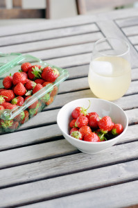 Strawberries & rhubarb spritzer
