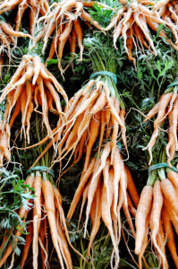 farmer's market carrots