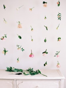 How to make a floating flower wall