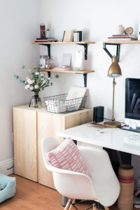 Pink & grey office