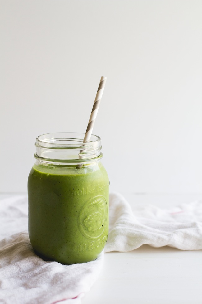 Green Breakfast Smoothie [paleo + vegan]-5