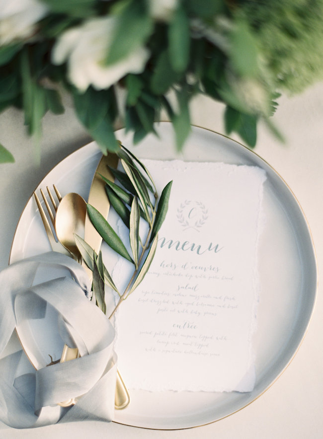 simple wedding place setting