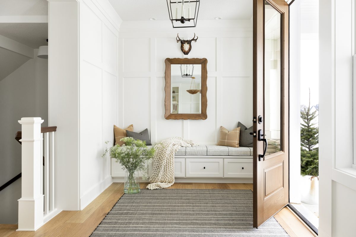 Elegant and Approachable is the Name of This Home's Game | lark & linen