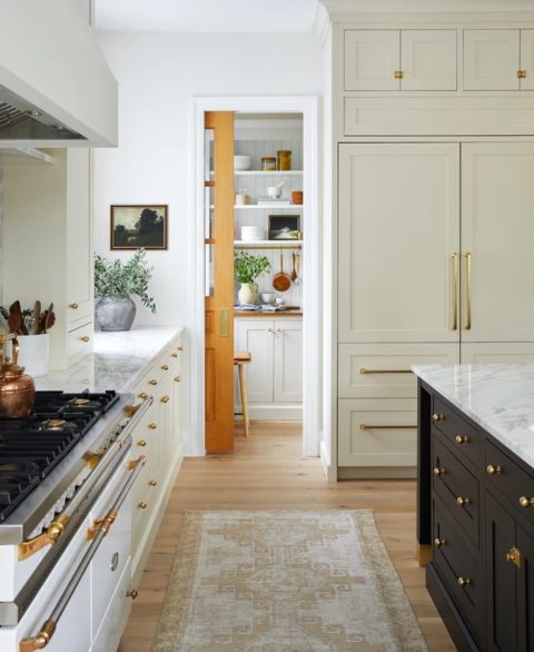 A Cream and Black Kitchen? This Home Tour is So Good