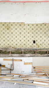 vintage wallpaper discovery