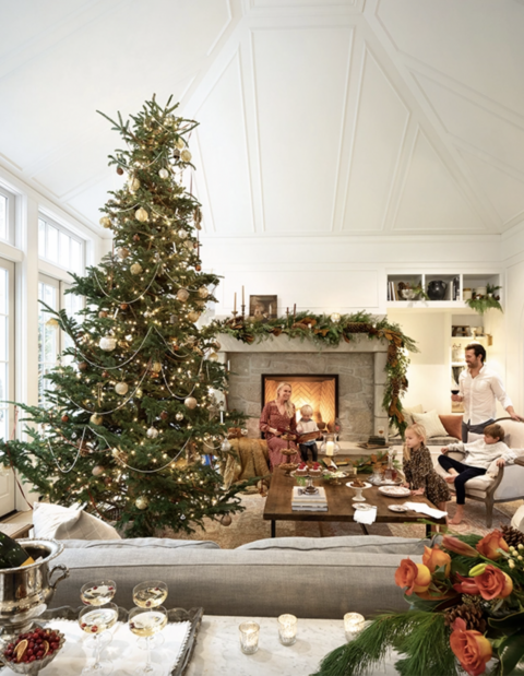 timeless christmas decorations in living room