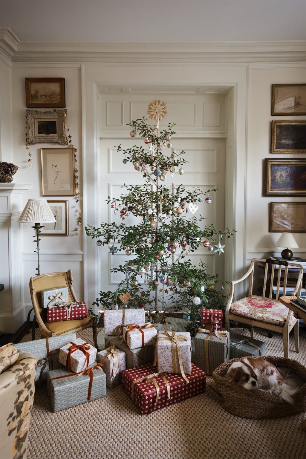 Holiday Decorations: Infusing Festive Magic into Every Corner | Lark ...