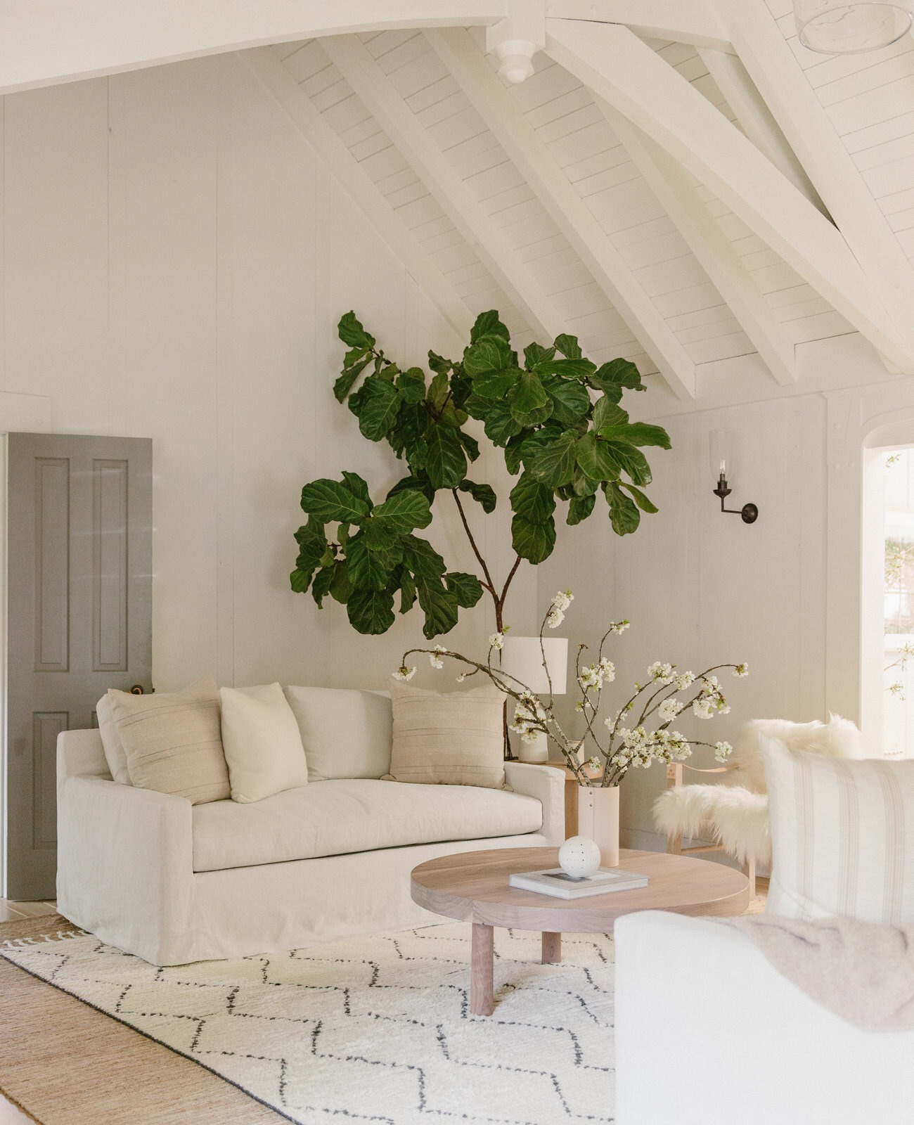 House Envy: California Cool Done Right | Lark & Linen Interior Design ... - Luxury Eco Apartment Interior Design For Homes In California