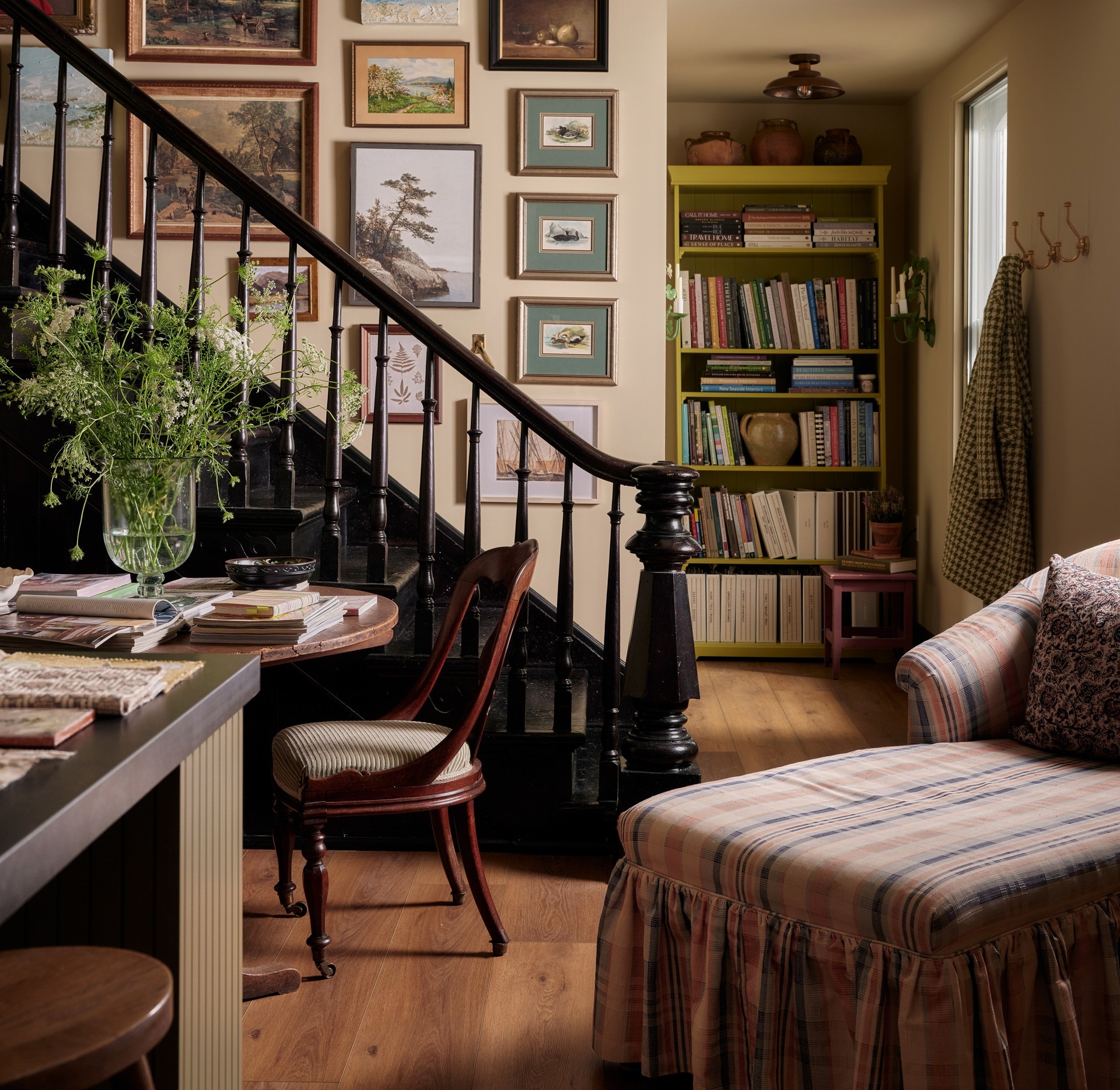 Office Envy: Inside Tiffany Leigh’s Dreamy Creative Studio 6 creative office design inspiration